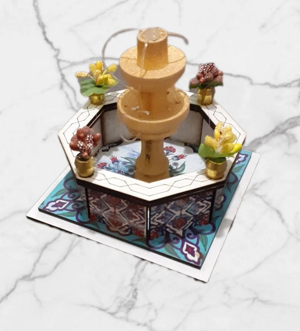 Une fontaine en bois.